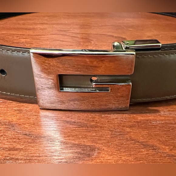 GUCCI Gucci Belt Buckle G Logo Genuine Leather Black/ brown reversible.